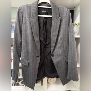 EUC - Simply Vera - Verywang - Large - grey herringbone pattern - Women’s blazer